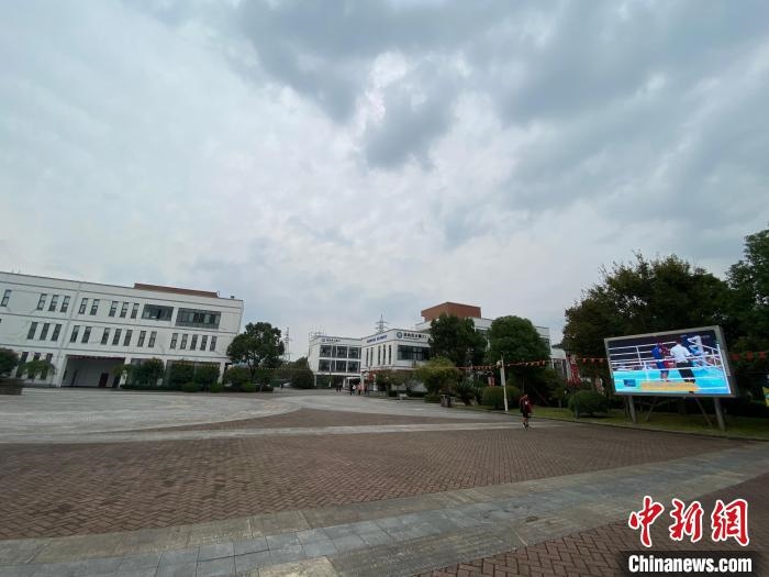 寧波市第二少年兒童業(yè)余體育學(xué)校?！×植?攝