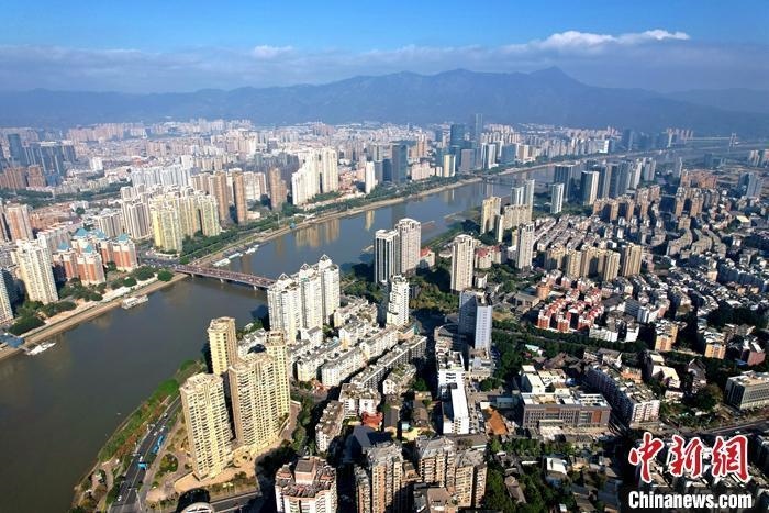 資料圖：城市高樓林立。 <a target='_blank' href='/'>中新社</a>記者 王東明 攝