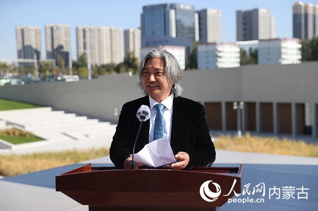 全國(guó)政協(xié)副秘書長(zhǎng)、民盟中央專職副主席、中國(guó)美術(shù)館館長(zhǎng)、中國(guó)城市雕塑家協(xié)會(huì)主席吳為山開(kāi)幕致辭。王劭凱攝
