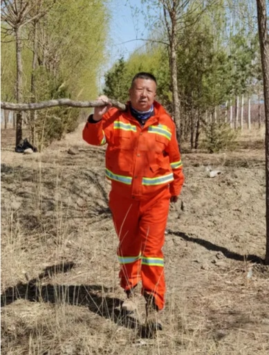 世界地球日，不忘治沙人3389.png