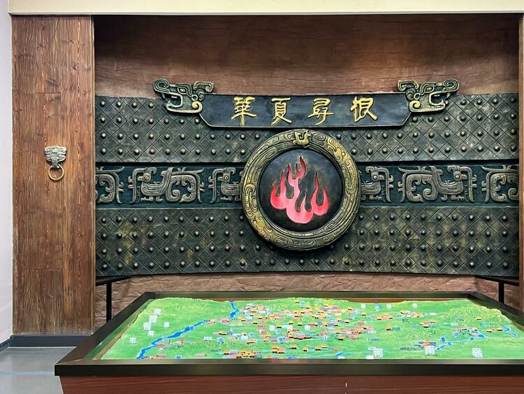 鑒往知來，跟著總書記學(xué)歷史丨走進(jìn)一座博物館，尋根五千年中華文明