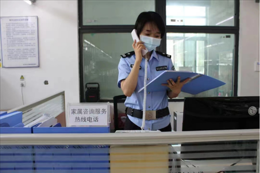 楊莎在工作。四川省女子強(qiáng)制隔離戒毒所供圖