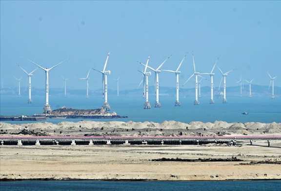 2021年3月9日，三峽福清興化灣海上風(fēng)電場(chǎng)。新華社記者 林善傳 攝