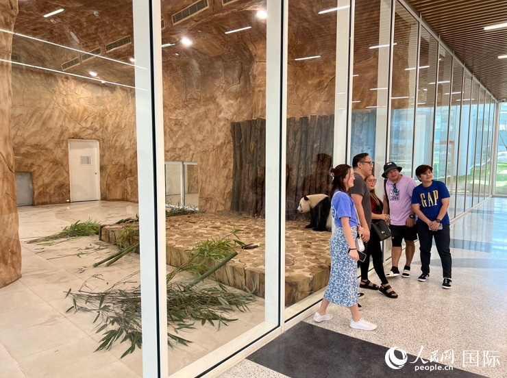 當(dāng)?shù)赜慰团c“四?！焙嫌啊Ｈ嗣窬W(wǎng)記者 張志文攝