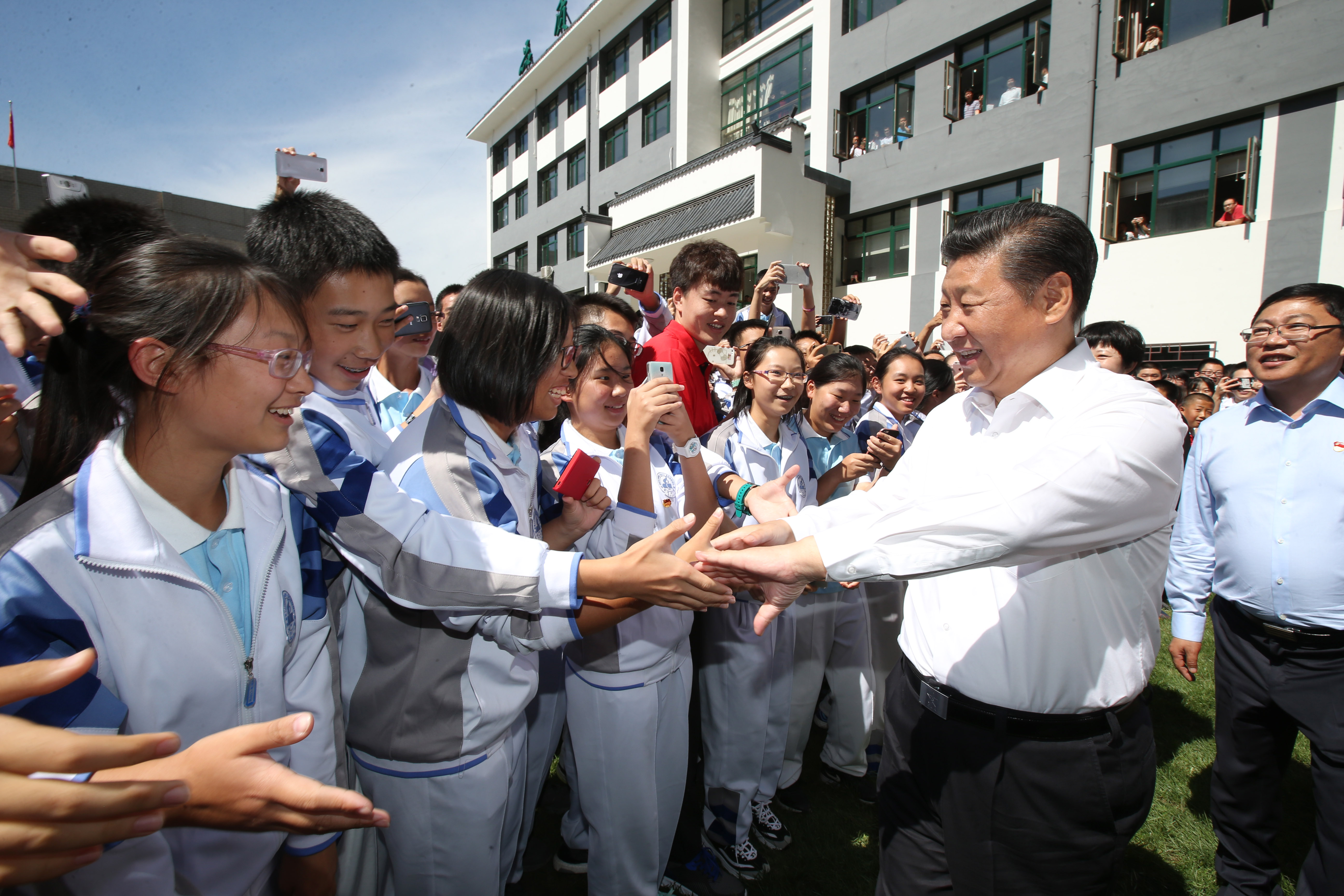 2016年9月9日，習(xí)近平總書記來到位于北京市海淀區(qū)的八一學(xué)?？赐麕熒?。