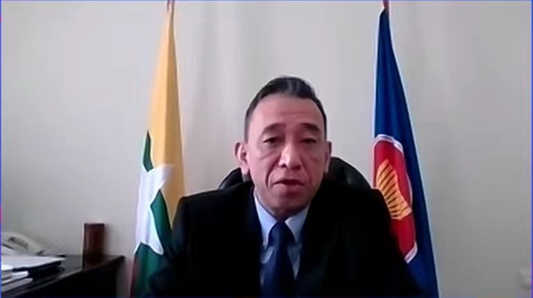 昂苗敏致辭。中國駐東盟使團供圖