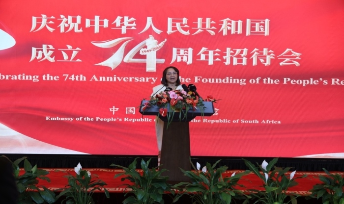 德利萊代表南政府向中國政府和人民致以誠摯祝賀。中國駐南非使館供圖