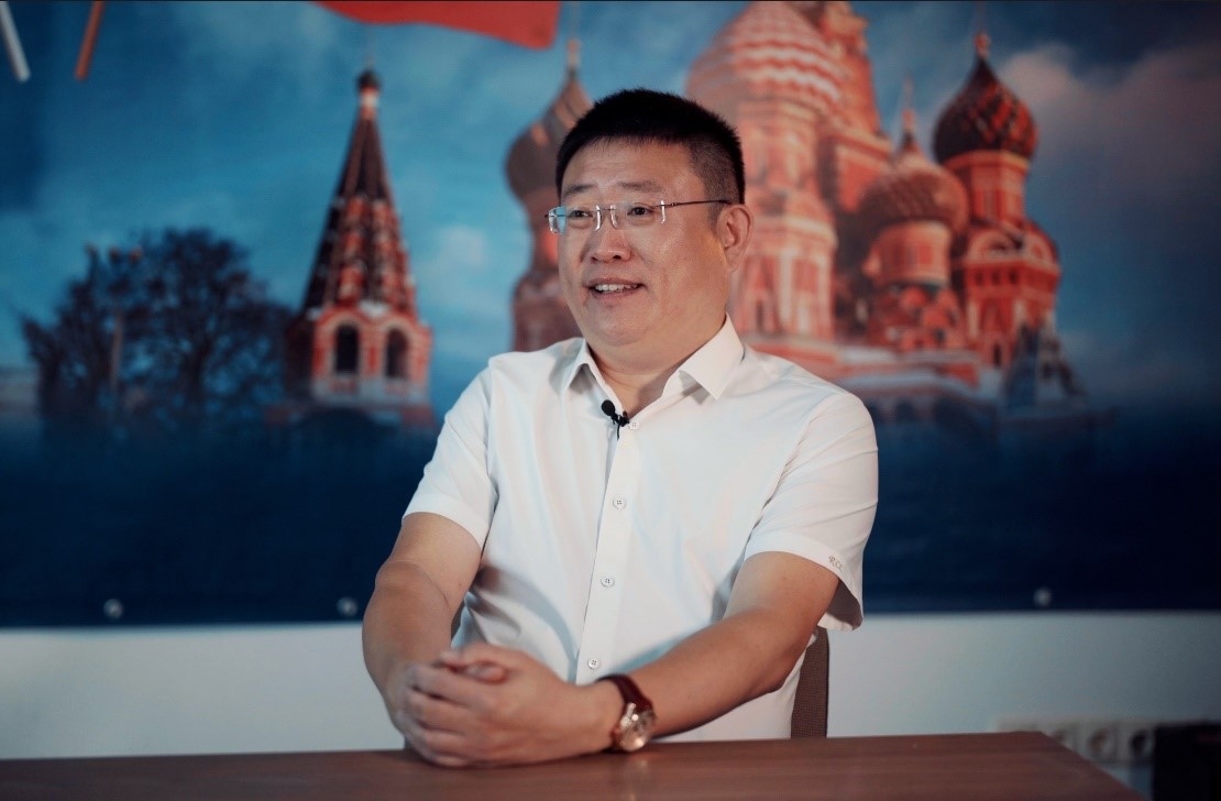中俄人文合作發(fā)展中心主席尹斌接受人民網(wǎng)記者采訪。人民網(wǎng)記者 馬天翼攝