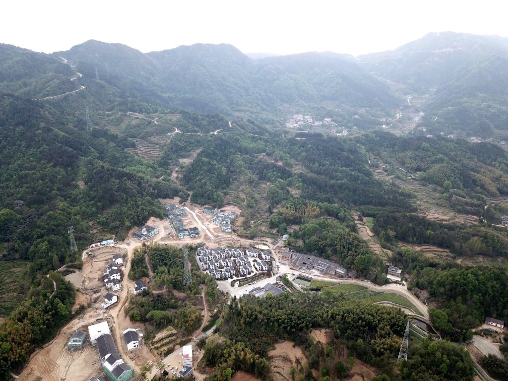 這是2020年4月16日拍攝的金寨縣大灣村村民新居（無人機照片）。新華社記者劉軍喜攝