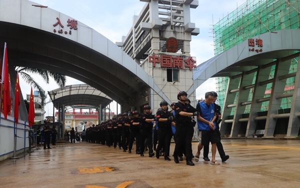 移交現(xiàn)場(chǎng)。公安部供圖