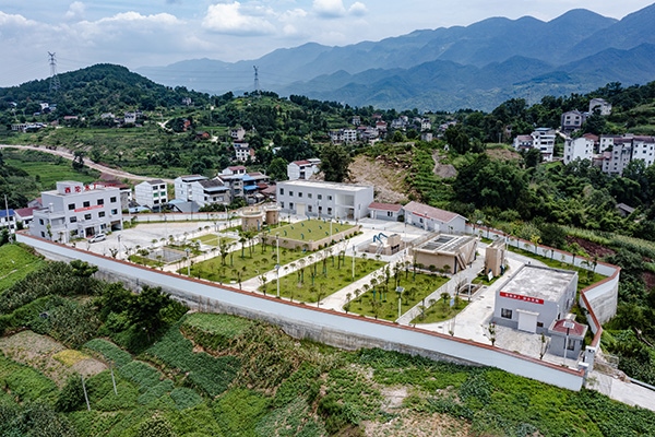 建成后的西沱鎮(zhèn)水廠。受訪者供圖