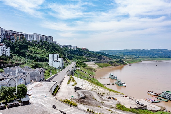 建成后的西沱鎮(zhèn)岸線環(huán)境綜合整治工程局部。受訪者供圖