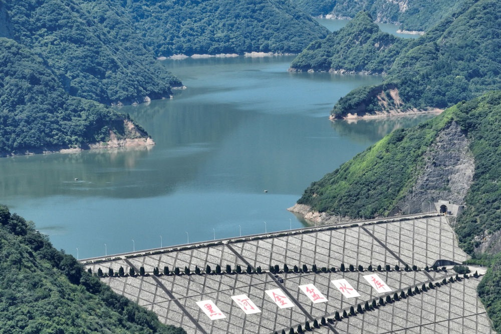 這是黑河金盆水庫(kù)（2023年7月16日攝，無(wú)人機(jī)照片）。新華社記者 邵瑞 攝