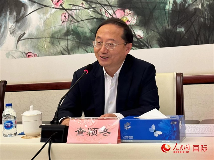 10月31日，蘇州市人民政府副市長(zhǎng)查穎冬在第五屆中法文化論壇媒體吹風(fēng)會(huì)上講話。（人民網(wǎng) 謝瑩攝）