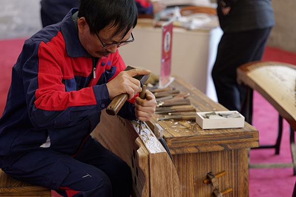 蘭考古箏制作展示。中央音樂學院供圖