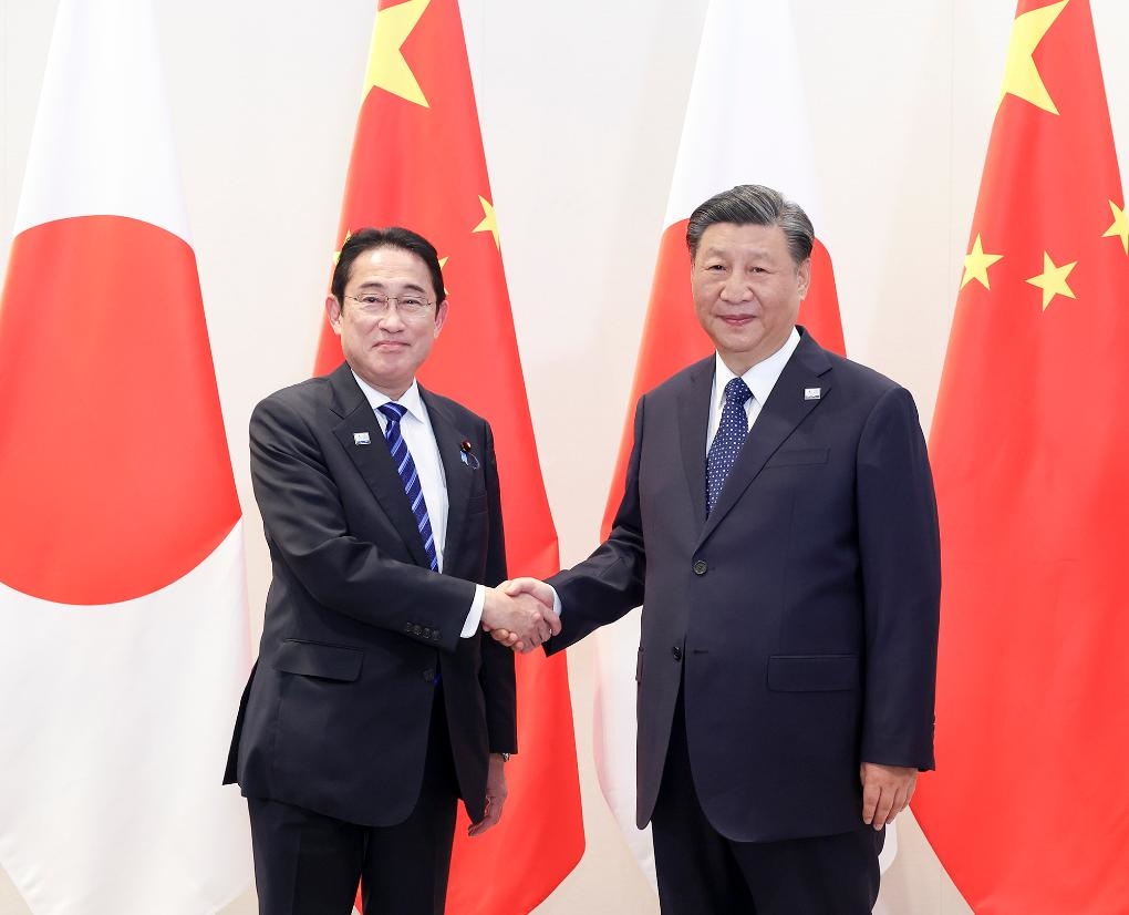 當(dāng)?shù)貢r間11月16日下午，國家主席習(xí)近平在舊金山會見日本首相岸田文雄。