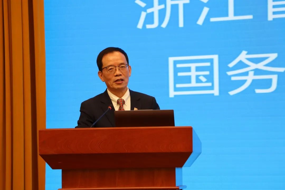 浙江省區(qū)域國別與國際傳播研究智庫聯(lián)盟首席專家、浙江師范大學(xué)非洲區(qū)域國別學(xué)學(xué)部學(xué)術(shù)委員會常務(wù)副主任劉鴻武致辭。主辦方供圖