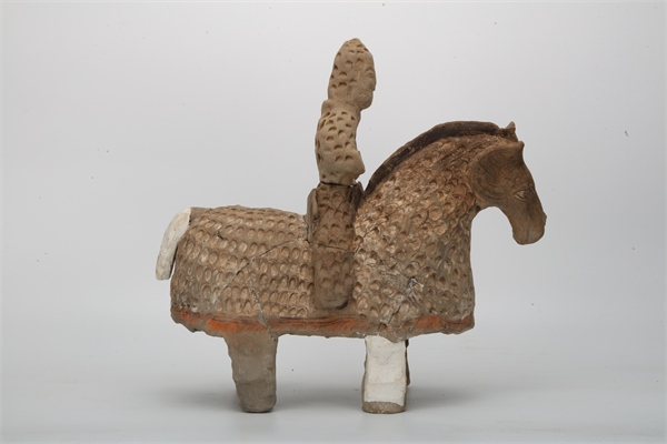 陶鎧甲騎馬俑。國(guó)家文物局供圖