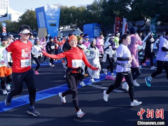 2023杭州馬拉松現(xiàn)場(chǎng)。肖健 攝