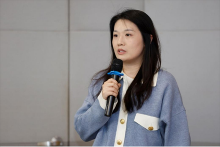 人民在線產(chǎn)品研發(fā)部主任、人民版權(quán)負責(zé)人劉曉曈發(fā)言