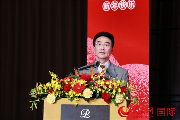 在日中國企業(yè)協(xié)會(huì)會(huì)長王家馴致辭。人民網(wǎng) 許可攝