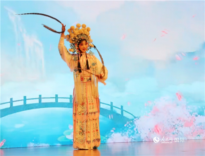 四川省成都市川劇研究院帶來了精彩的川劇演出。人民網(wǎng)記者 李志偉攝