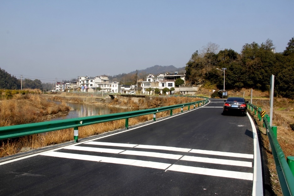 安徽省休寧縣農(nóng)村公路。受訪方供圖