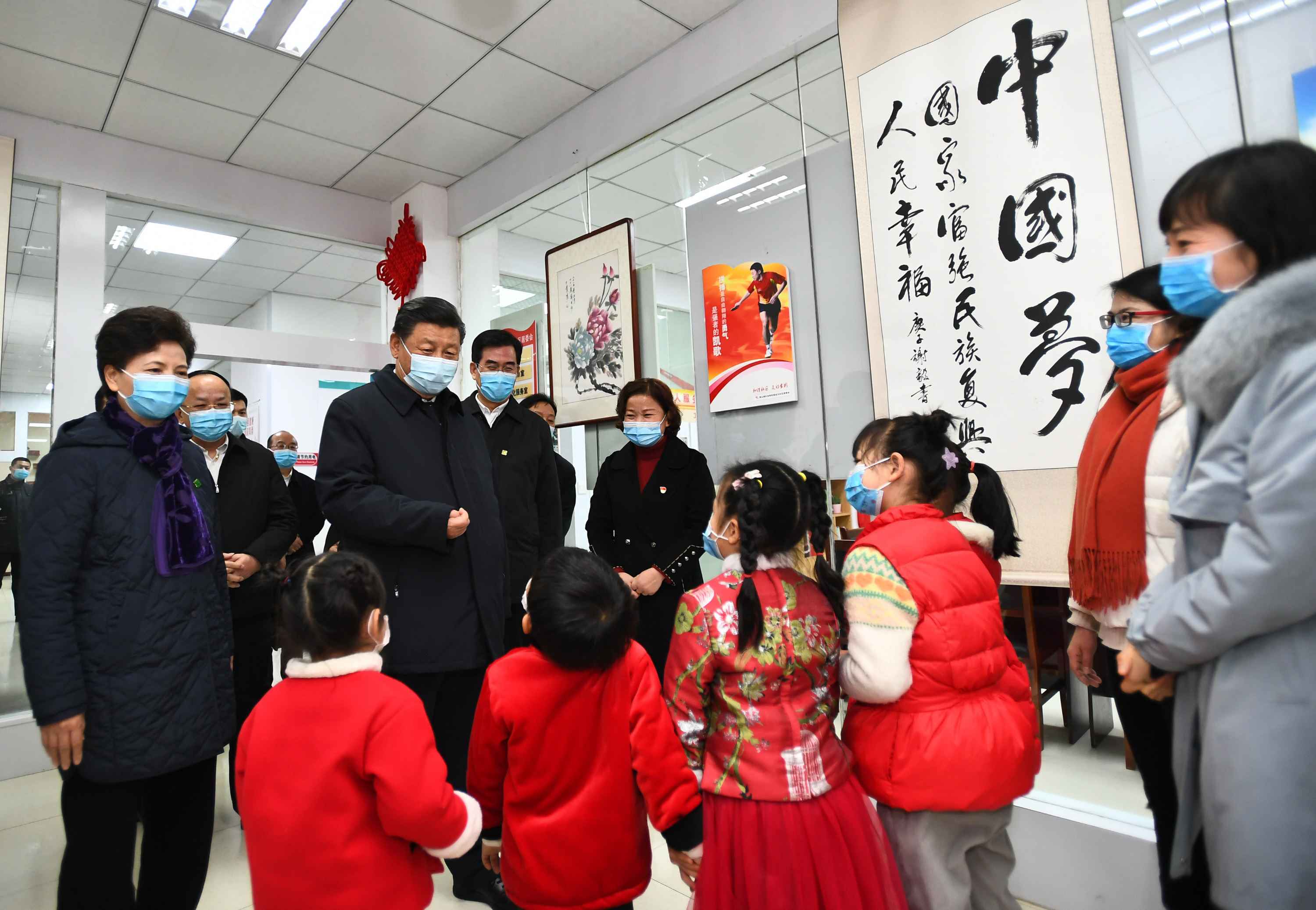 △ 2021年2月4日下午，習(xí)近平在貴陽市觀山湖區(qū)金陽街道金元社區(qū)，看望慰問社區(qū)居民。