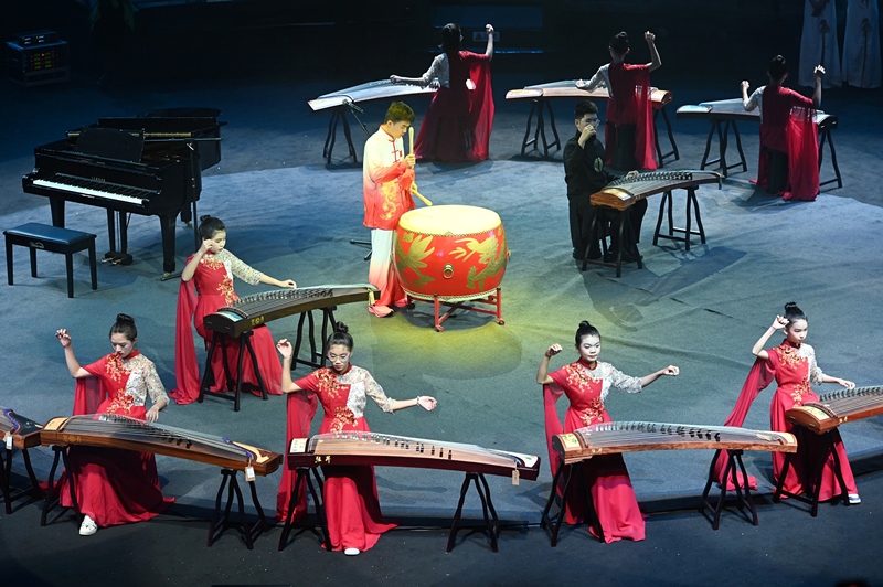 2024年1月21日，廣州，“第二屆粵港澳大灣區(qū)青少年音樂周”頒獎(jiǎng)典禮在融創(chuàng)廣州大劇院舉行。