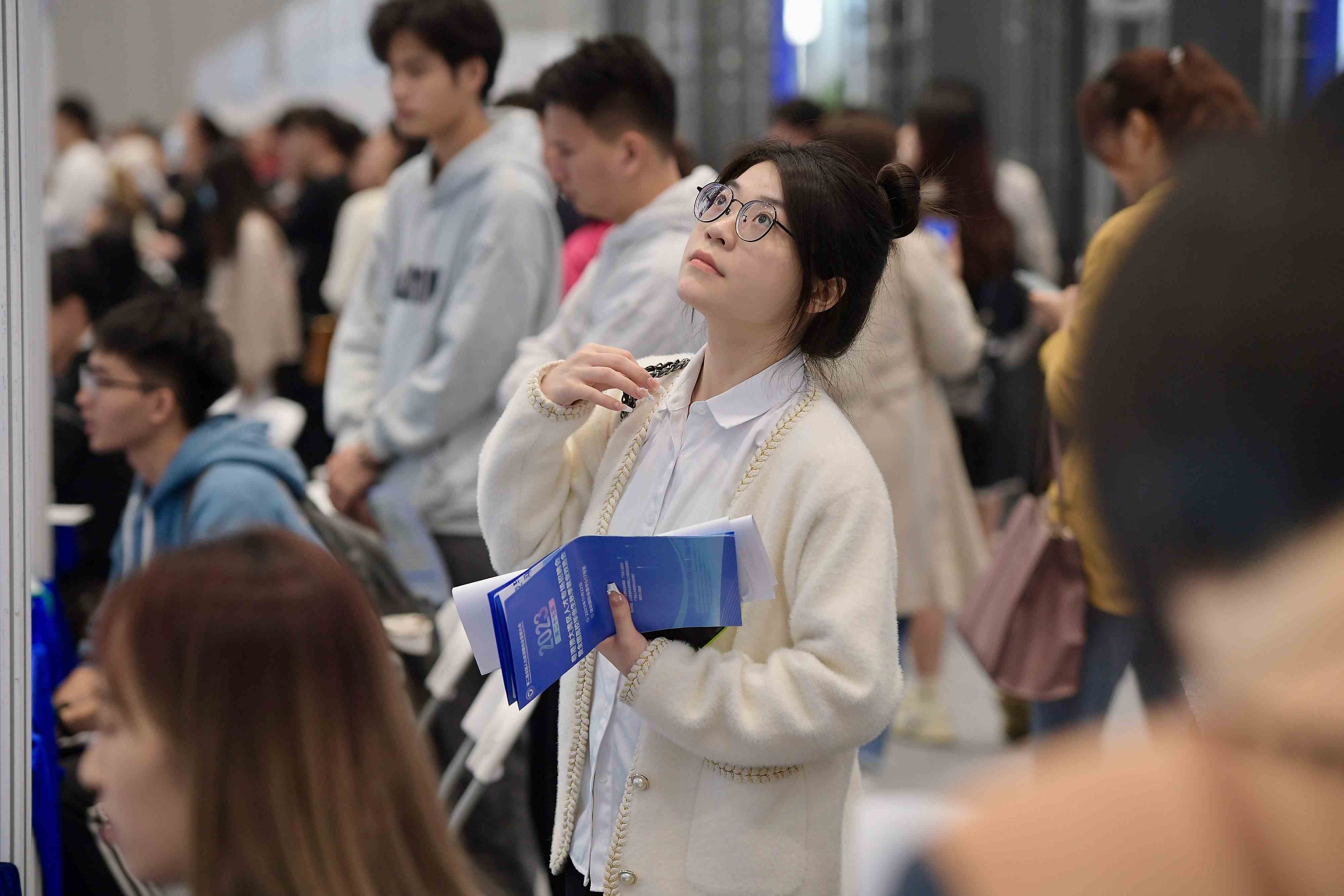  2023年11月22日，2023年粵港澳大灣區(qū)人才專場招聘會暨第27屆全國高校畢業(yè)生秋季就業(yè)雙選會在深圳國際會展中心舉辦。