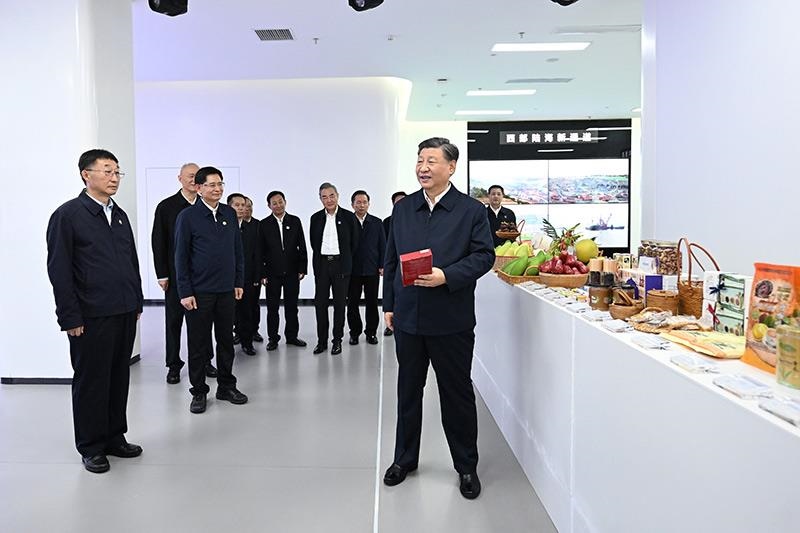 2023年12月14日，習(xí)近平總書記在廣西南寧市考察中國－東盟信息港股份有限公司，了解中國－東盟經(jīng)貿(mào)合作等情況。