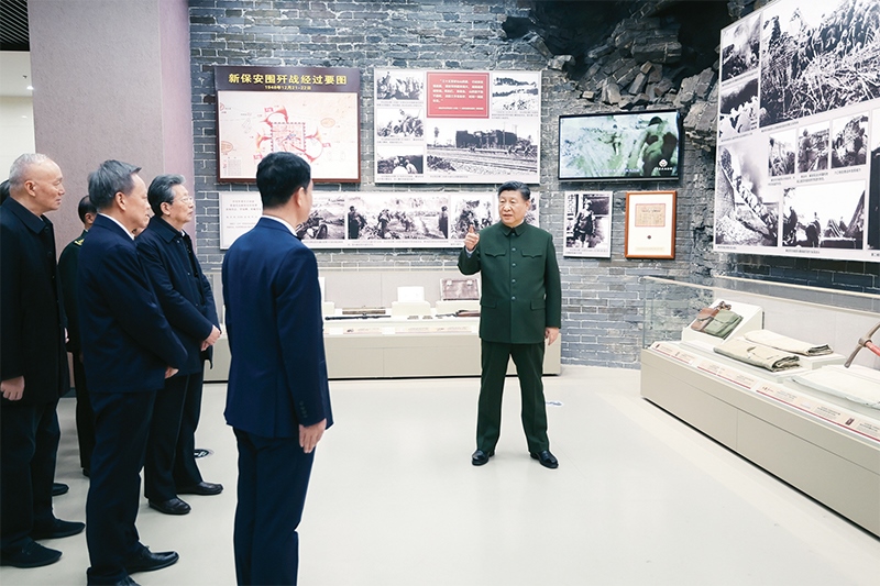 2024年2月1日至2日，中共中央總書記、國家主席、中央軍委主席習(xí)近平來到天津，看望慰問基層干部群眾。這是2日上午，習(xí)近平在平津戰(zhàn)役紀(jì)念館考察。 新華社記者 鞠鵬/攝