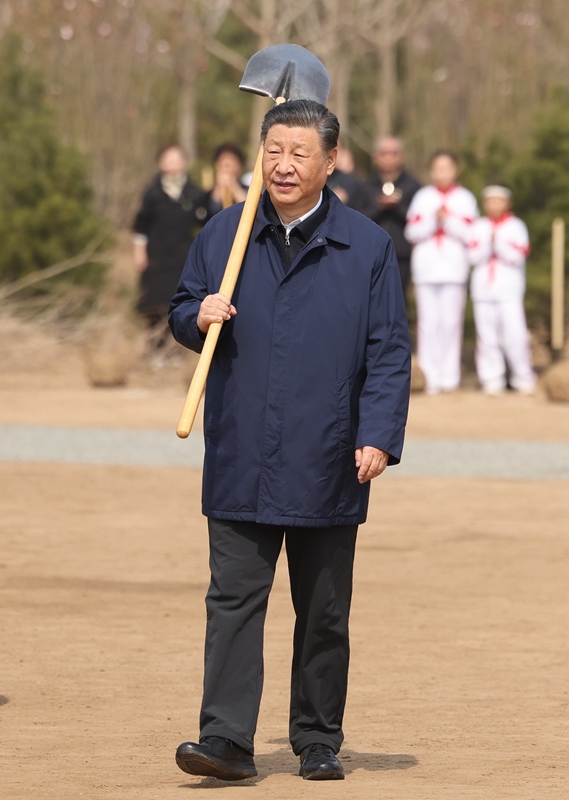 2024年4月3日，習(xí)近平總書記來(lái)到北京市通州區(qū)潞城鎮(zhèn)參加首都義務(wù)植樹活動(dòng)。