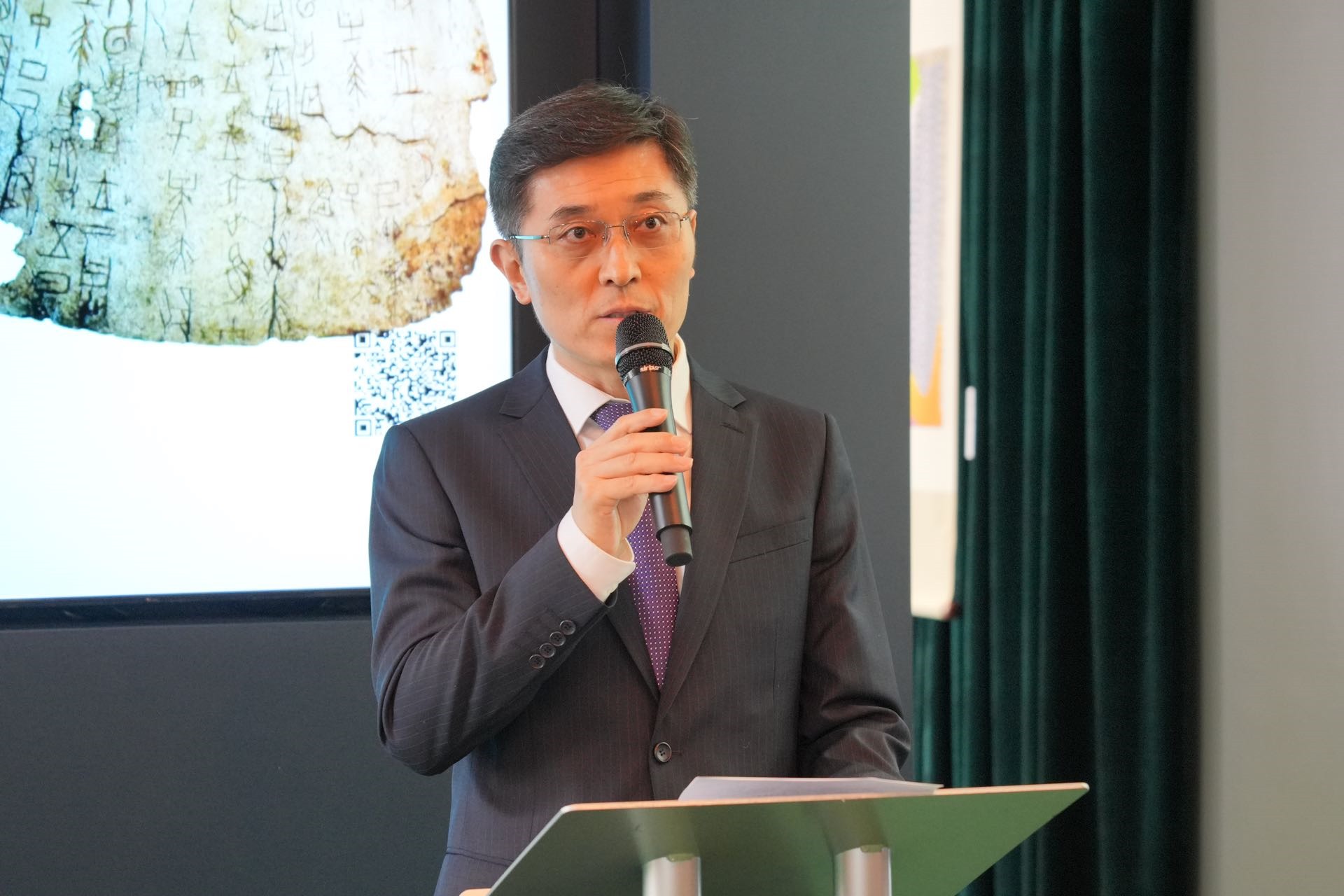 中國駐英國使館公使楊曉光致辭。主辦方供圖