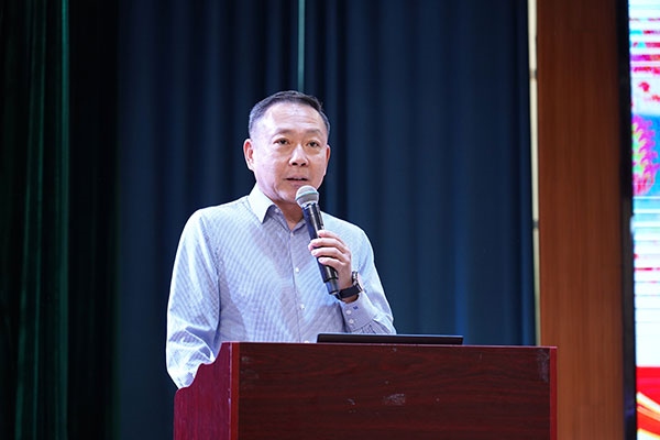 北京大鸞翔宇慈善基金會理事長、周恩來侄外孫沈清講述周恩來的讀書故事。