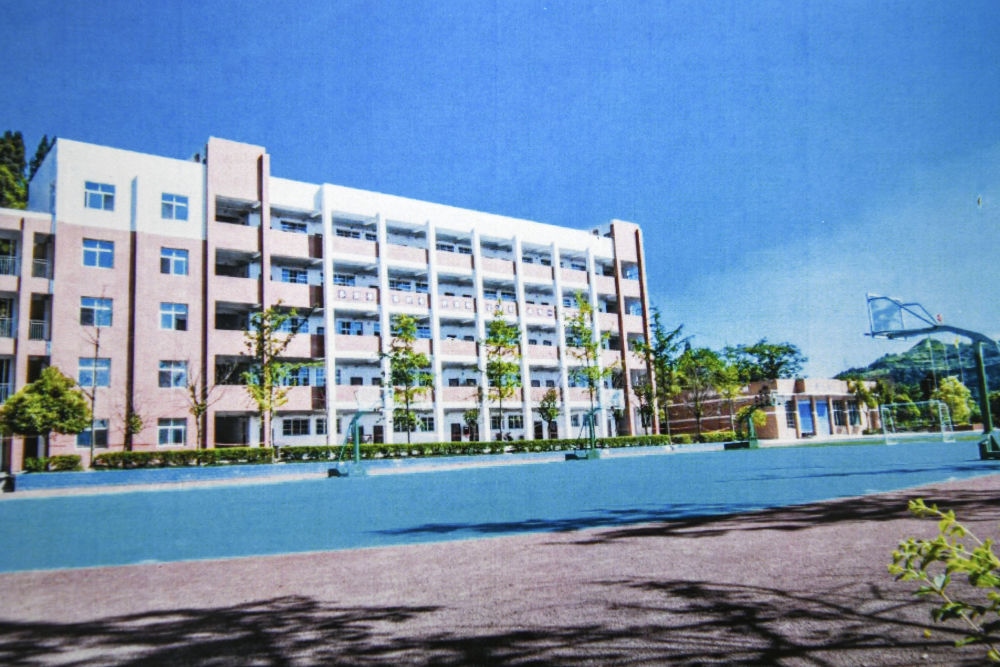 建成之初的之江小學(xué)教學(xué)樓（資料照片翻拍）。