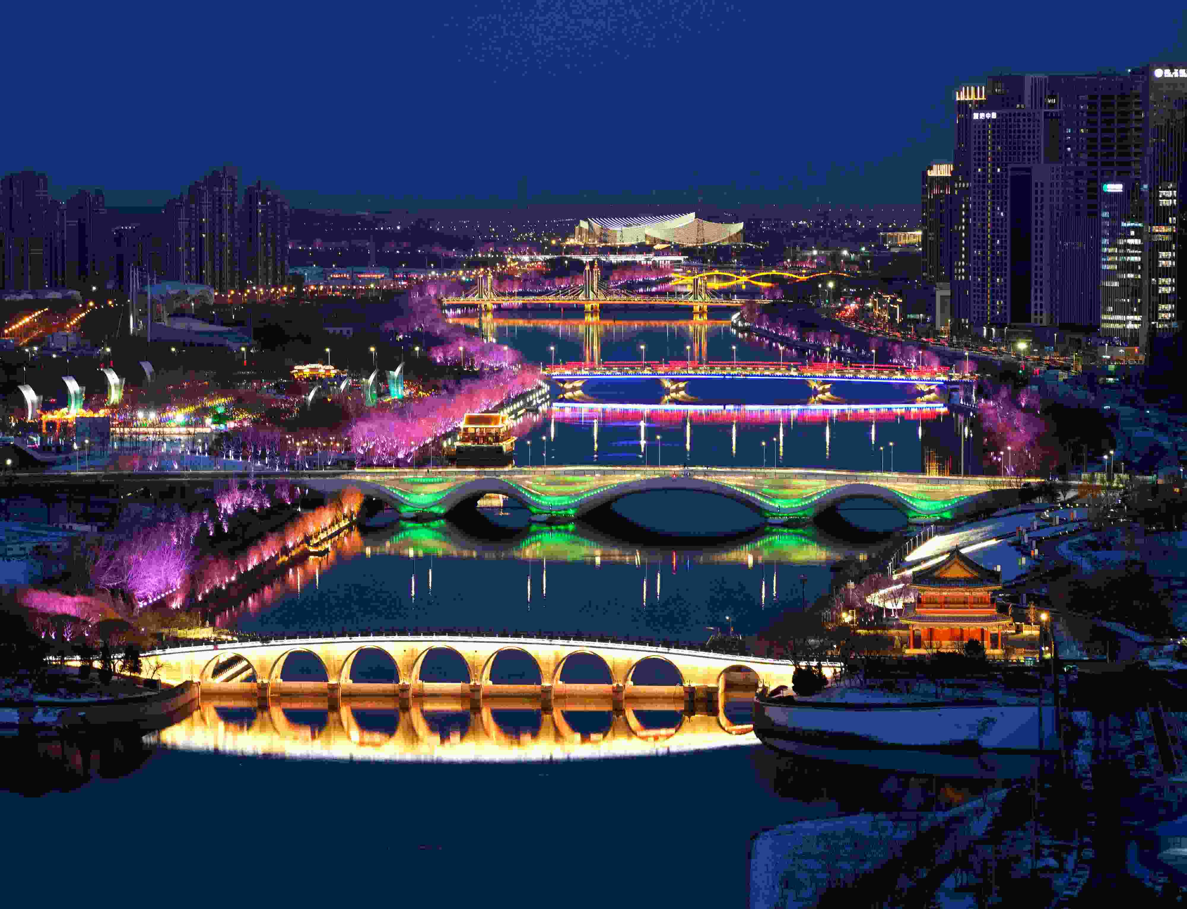 2024年2月22日，京杭大運河北京通州段夜景。