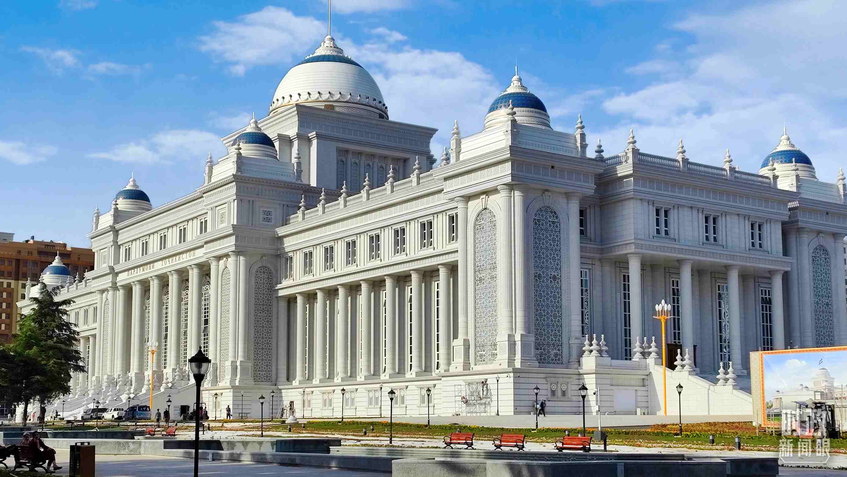 △中方援建塔議會大樓。（總臺記者員志軍拍攝）