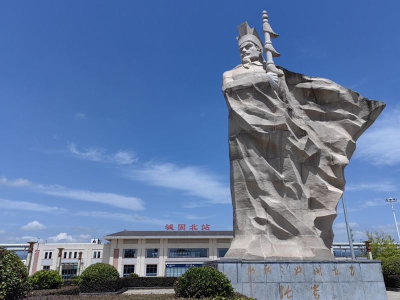張騫雕塑。新華社記者 孫正好 攝