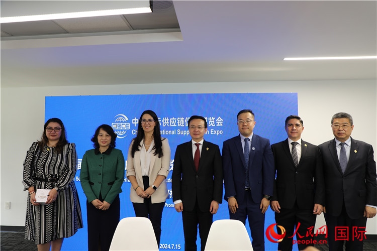 嘉賓合影。人民網(wǎng) 埃內(nèi)斯托·多明戈斯攝
