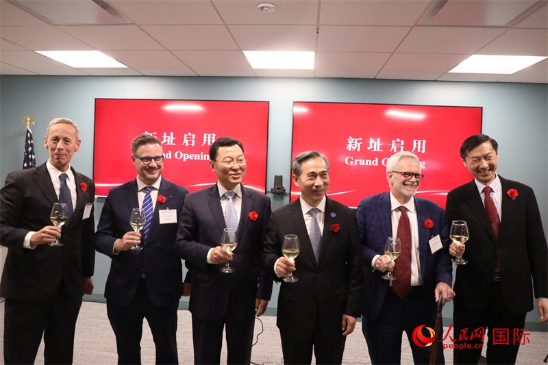 4、美中貿(mào)易全國委員會會長克雷格·艾倫、美國商會高級副會長傅瑞偉等美國工商界代表出席活動。 人民網(wǎng)記者 李志偉攝