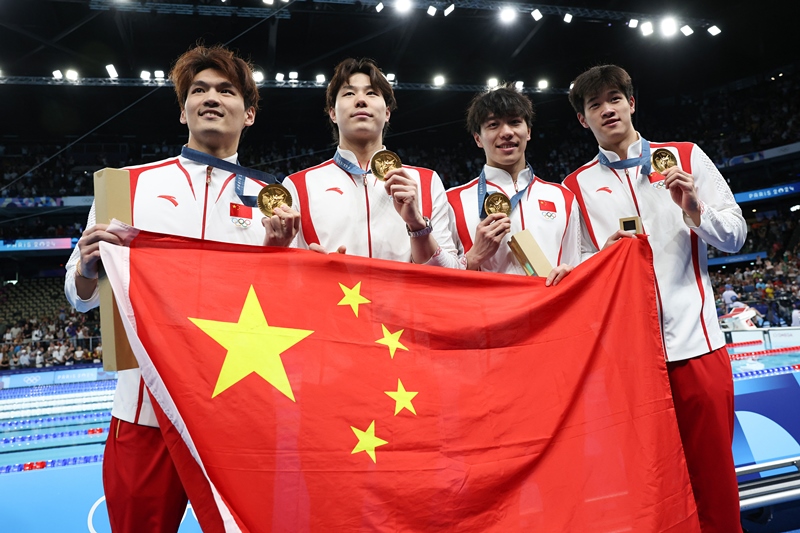 當?shù)貢r間2024年8月4日，巴黎奧運會游泳項目男子4×100米混合泳接力決賽，中國隊奪金。