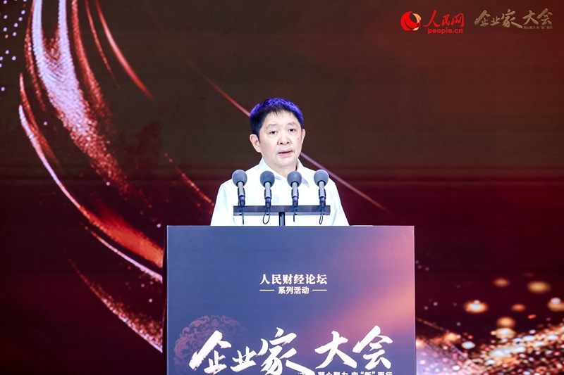 冠達(dá)控股集團(tuán)董事局主席彭建虎。人民網(wǎng)記者 孫博洋攝