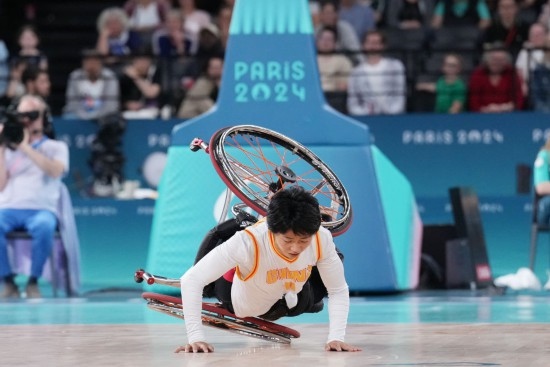 巴黎殘奧會｜“撞車、摔倒，我們都習慣了”