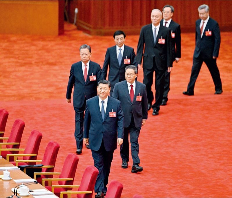 中國共產(chǎn)黨第二十屆中央委員會第三次全體會議，于2024年7月15日至18日在北京舉行。這是習(xí)近平、李強(qiáng)、趙樂際、王滬寧、蔡奇、丁薛祥、李希等步入會場。 新華社記者 岳月偉/攝