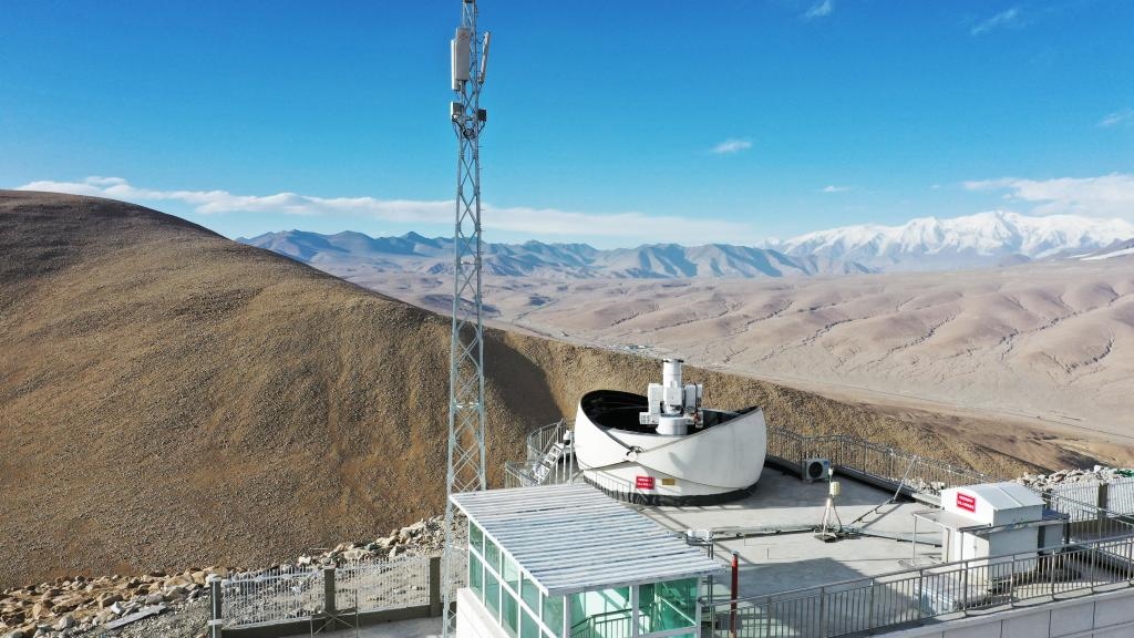正在運行的塔縣星地激光通信地面站。（中國科學院空天信息創(chuàng)新研究院供圖）