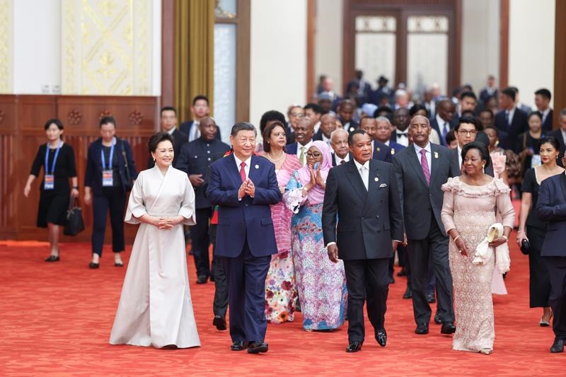 2024年9月4日晚，習(xí)近平主席和夫人彭麗媛在北京人民大會(huì)堂舉行宴會(huì)，歡迎來華出席中非合作論壇北京峰會(huì)的非方及國(guó)際貴賓。