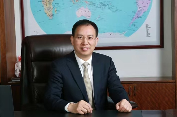 交通銀行黨委委員、副行長周萬阜接受人民網(wǎng)記者采訪。受訪者供圖