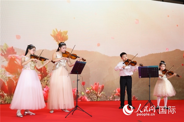 中國青少年樂器表演。人民網(wǎng)記者任皓宇攝