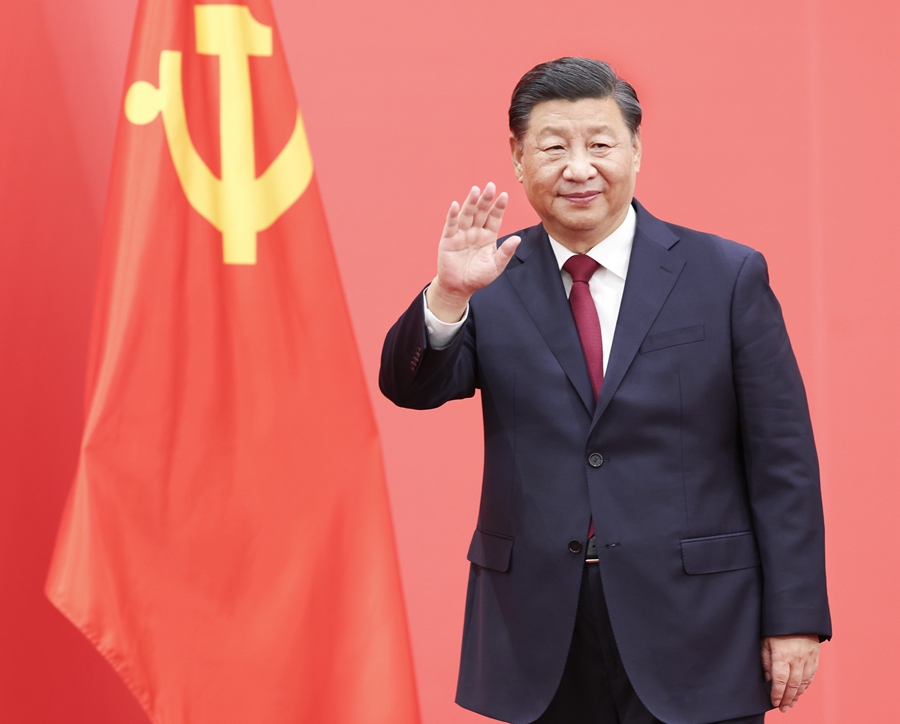 2022年10月23日，習(xí)近平在北京人民大會(huì)堂同采訪中共二十大的中外記者親切見面。